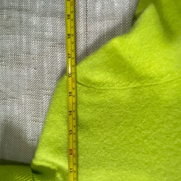 Lord & Taylor Chartreuse Green Cashmere Cozy Long Sleeve Turtleneck Sweater-Sz-M - Picture 14 of 16